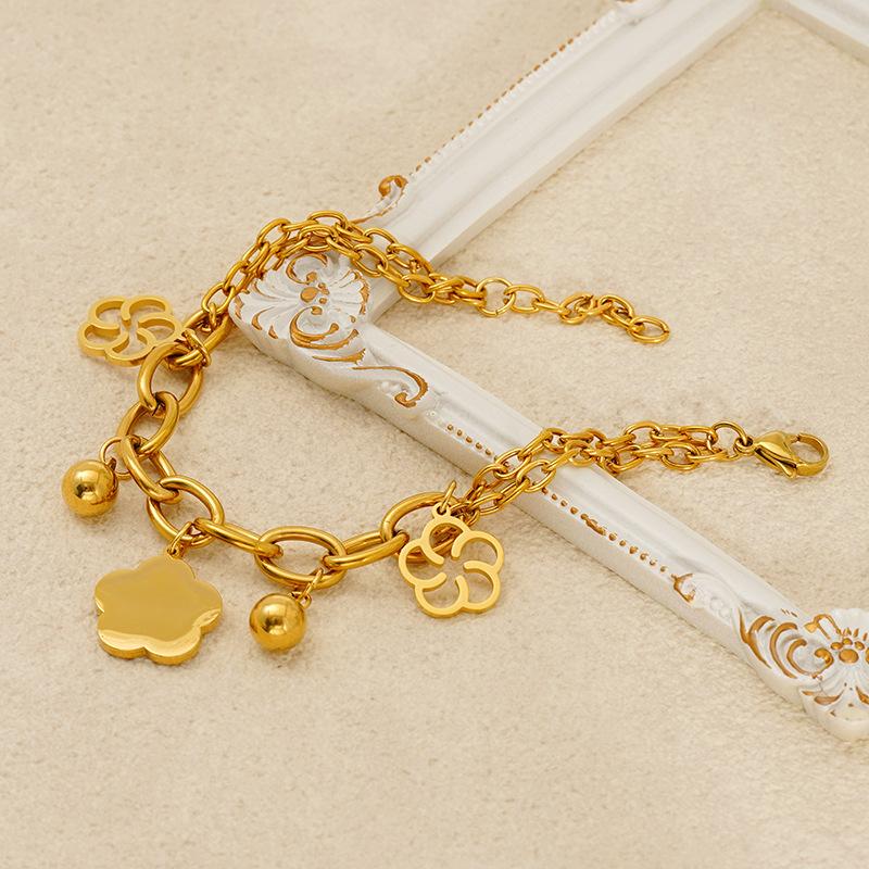 Stainless Steel European and American Fashion Floral Diamond-studded Bracelet, a Unique and Versatile Piece of Jewelry, Made of Titanium Steel18k