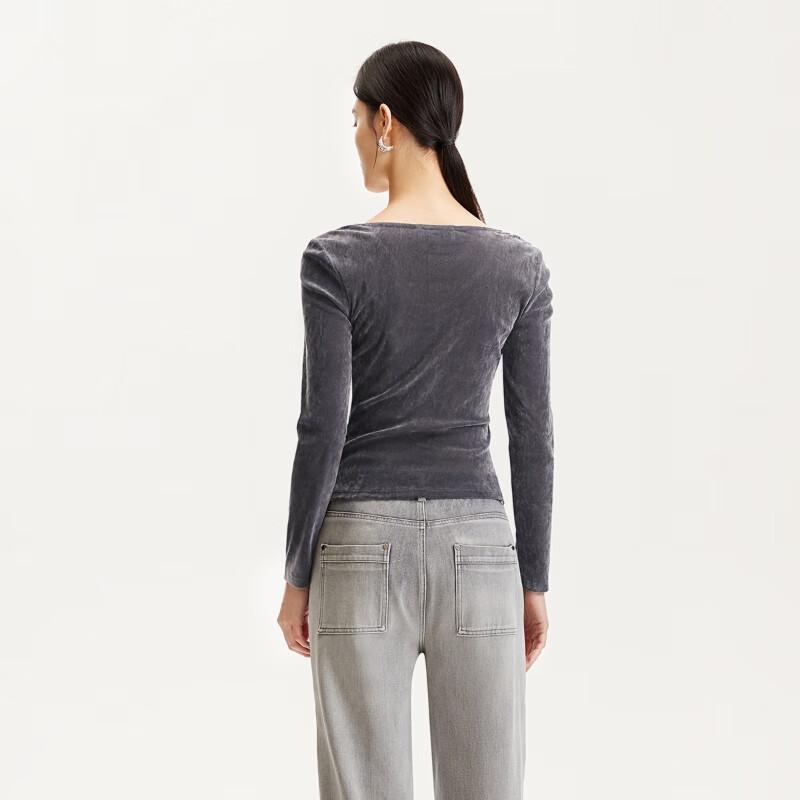 VEROMODA Women's Velvet V-Neck T-Shirt with Heart Buttons and Pleats