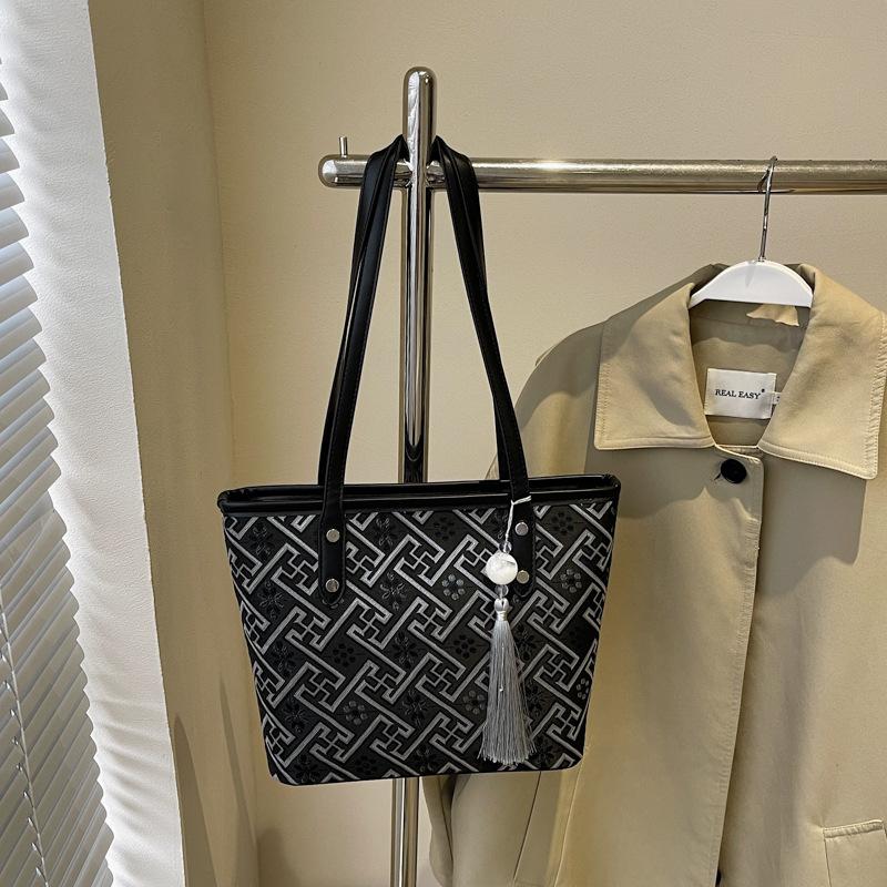 

Сумка большой вместимости женская летняя универсальная новая повседневная на плечо премиальной текстуры сумка-тоут для поездок