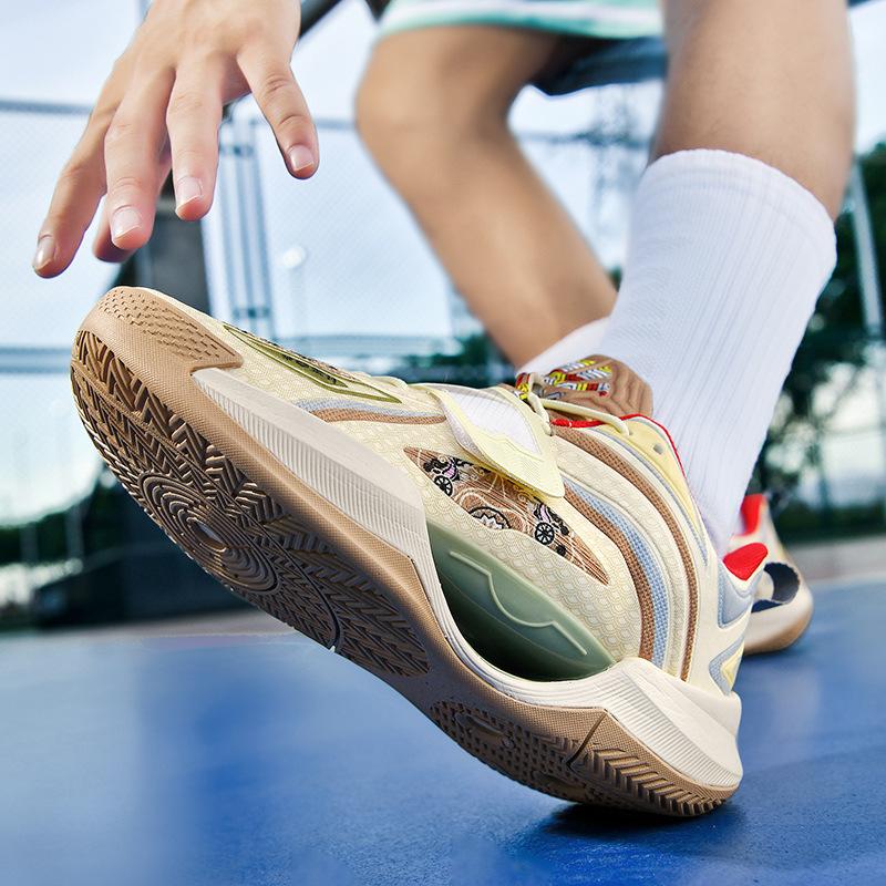 

2025 новые молодежные уличные спортивные специальные нескользящие и износостойкие светящиеся сетчатые дышащие средней высоты баскетбольные кроссовки 2025 45