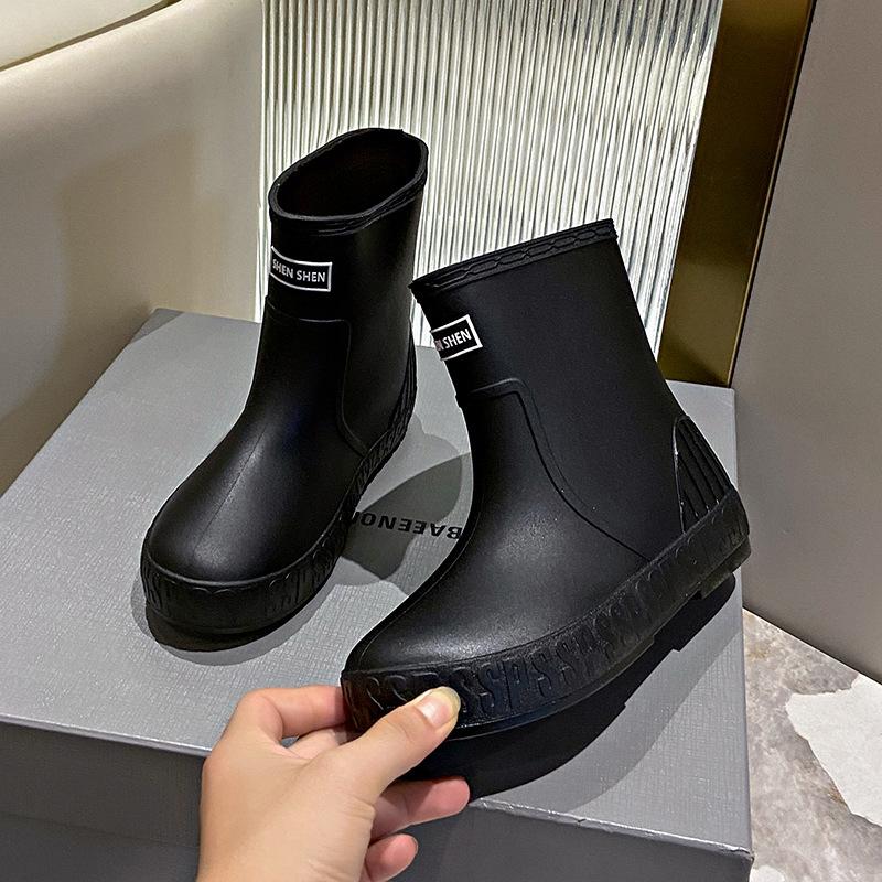 

Женские новые японские демисезонные модные резиновые сапоги средней высоты с нескользящей подошвой, дезодорирующие, с бархатной подкладкой, теплые, универсальные 40