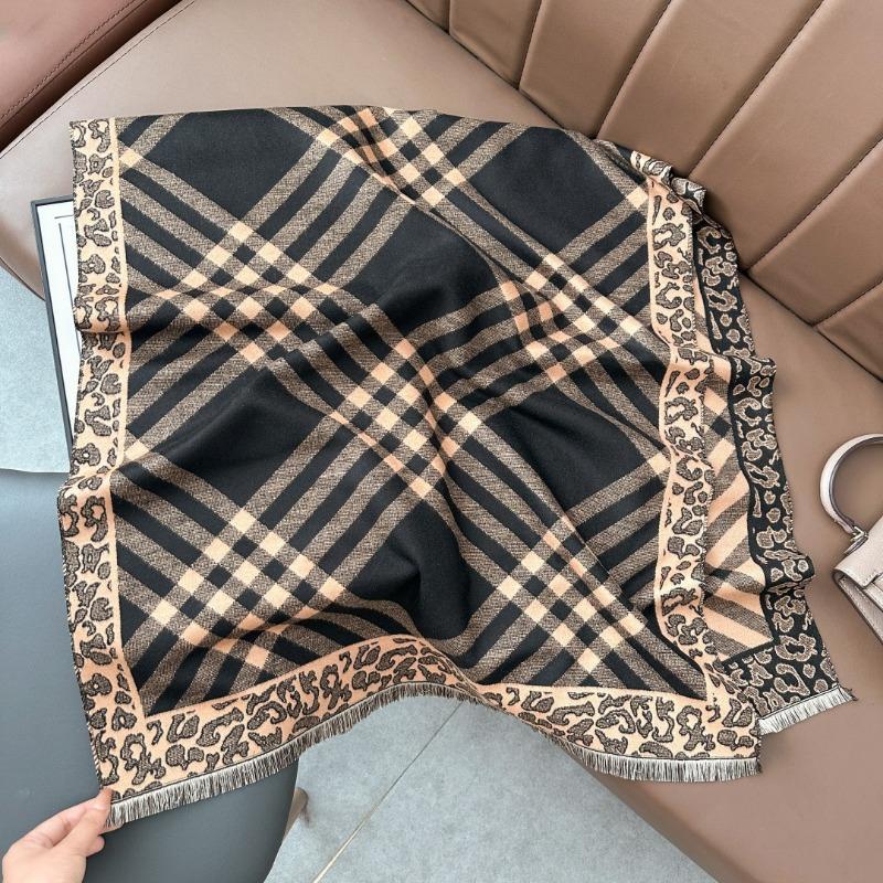 Autumn New Versatile Maillard Plaid Jacquard Scarf Women's Fashion Warm and Cold Scarf with Decorative Shawl