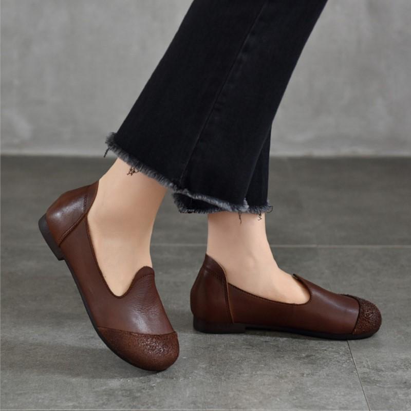Johnature Vielseitige Retro Damen Slipper Echtes Leder Runde Zehenpartie Flache Schuhe mit flacher, weicher Sohle