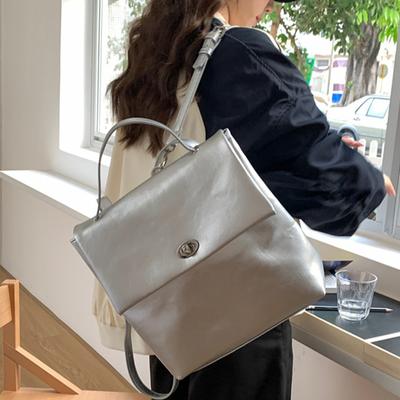 Mochila de Diseño Nicho para Mujer En Otoño e Invierno Nueva Plata Gran Capacidad Para Ir al Trabajo Versátil Mochila para Estudiantes Universitarios
