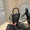 Niche design fashionable versatile hand bag women's summer new simple retro messenger bucket bag