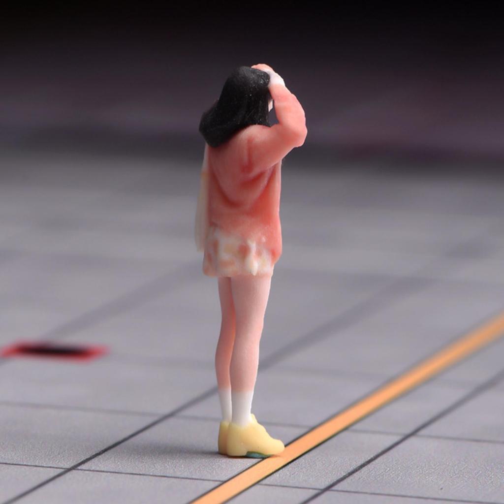 1:64 Scale Girl Figure Raised Arms Diorama Handmade Style Female Figurine for Scene Display,