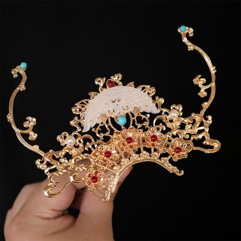 Tang Dynasty Gold Hair Accessories Set: Hanfu Retro Headdress with Hairpins, Forks, and Combs.