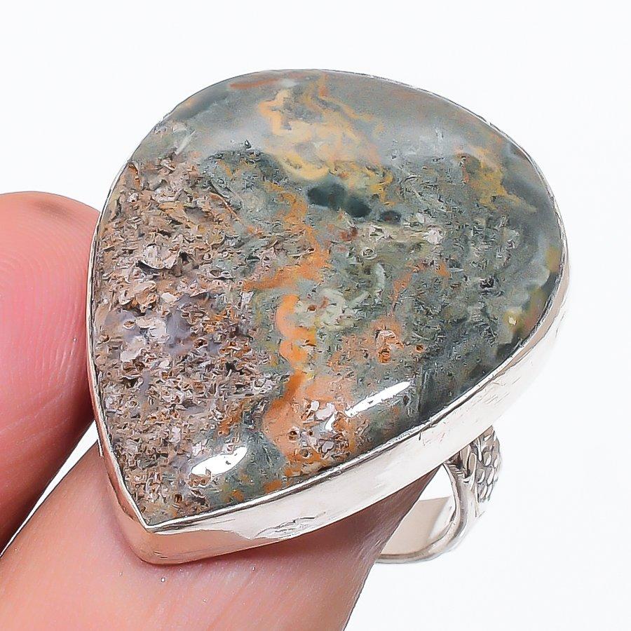 

Natural Bloodstone Gemstone 925 Sterling Silver Jewelry Ring Size 8.5 v8T78