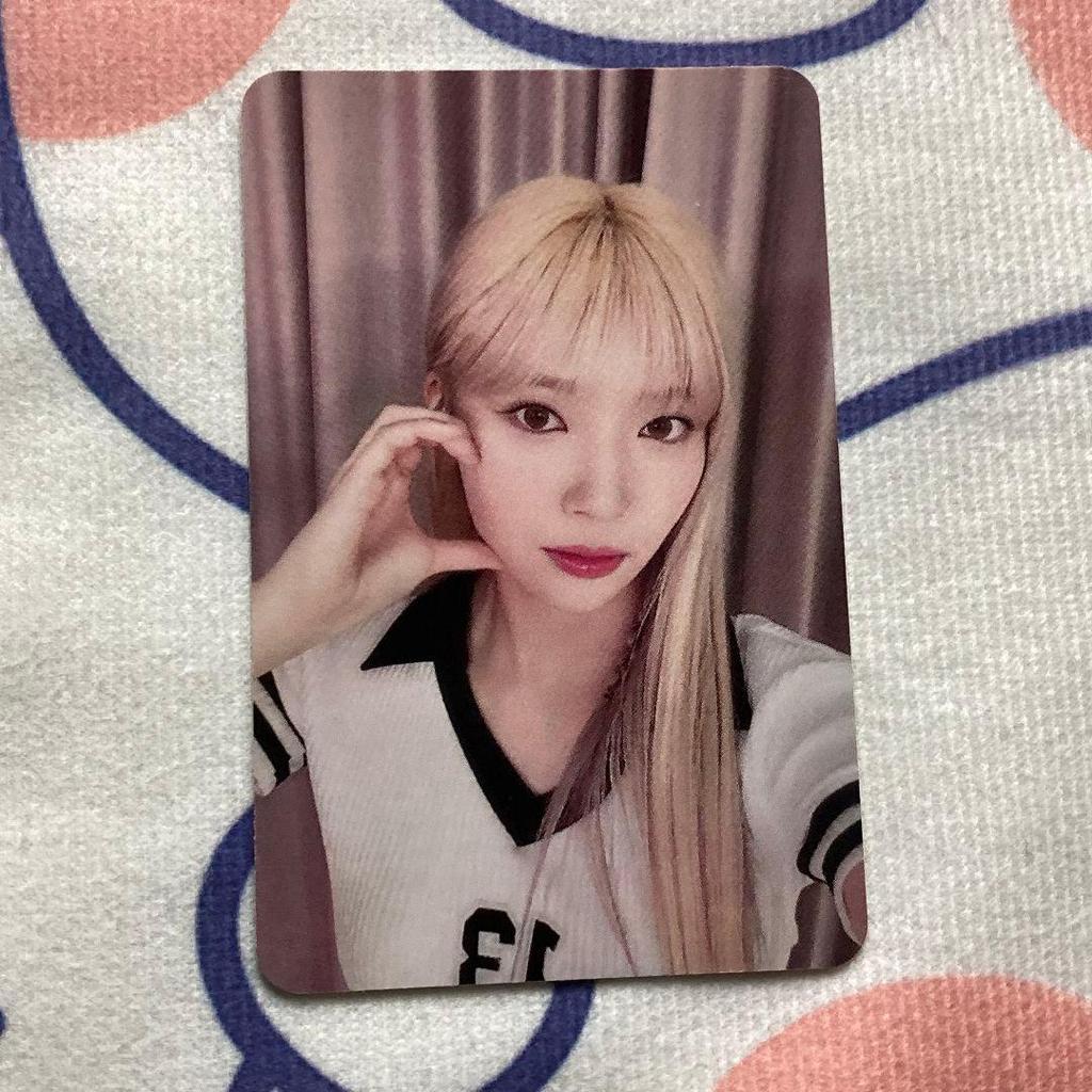 [USED] Korea NiziU Mayuka All Attendance HEARTRIS Limited Trading Card