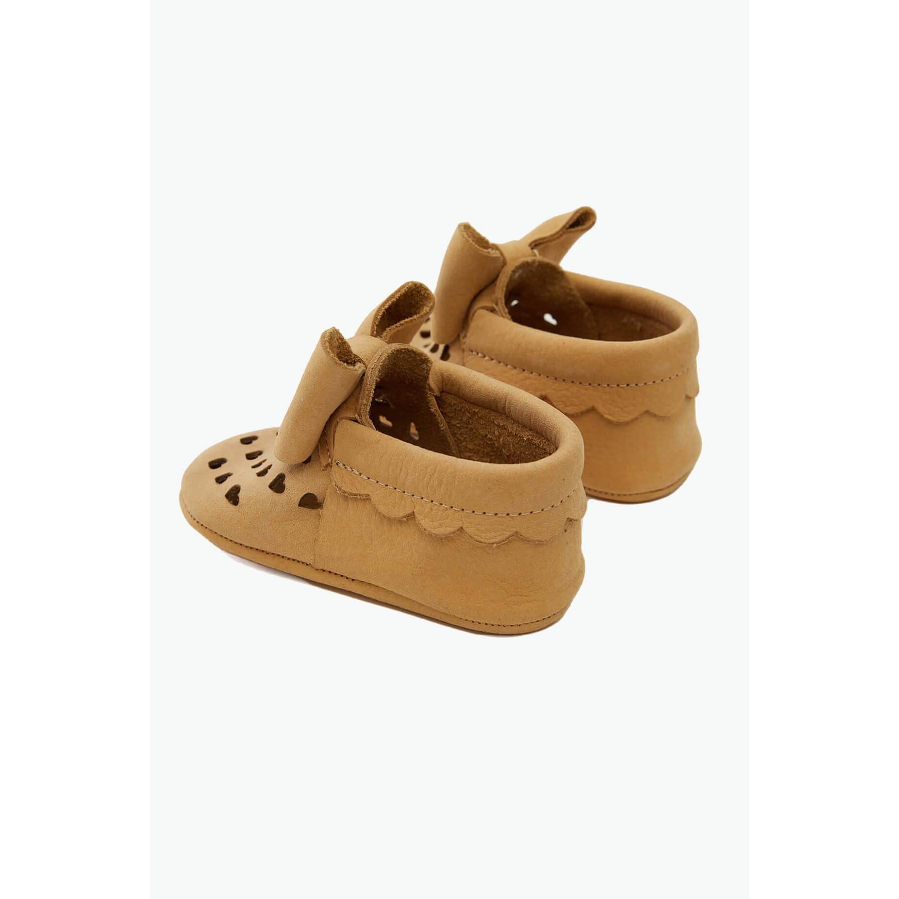 

Обувь с эластичным сердечком из натуральной кожи цвета норки