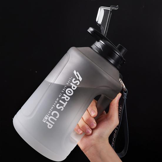 1500/2300/3780ml Large Capacity Ergonomic Handgrip Water Bottle Food Grade Leak-proof Lid Big Water
