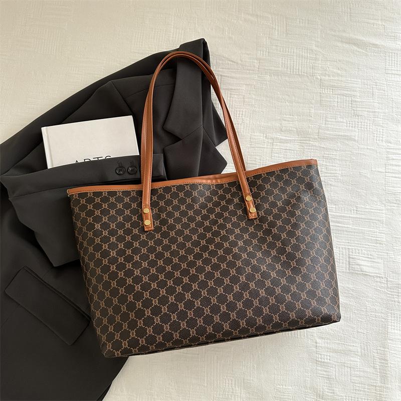 Personalized Commuter Child and Mother Tote Bag  New Large-capacity Beautiful Niche Design Trendy Single Shoulder Underarm Women's Bag