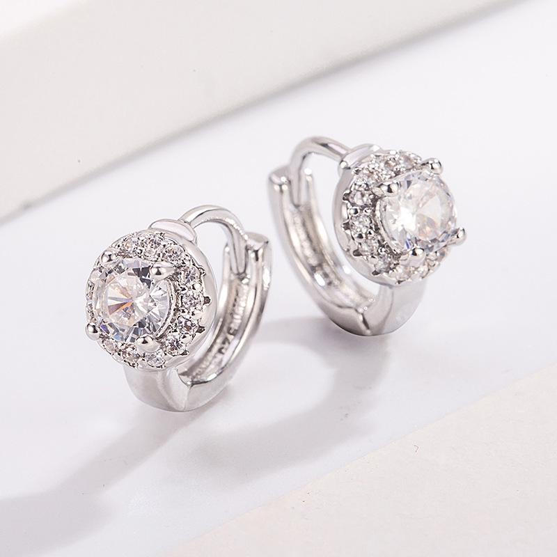 Stylish Korean Micro-Paved Diamond Ear Cuff – Versatile Everyday Luxury for Fashionable Women