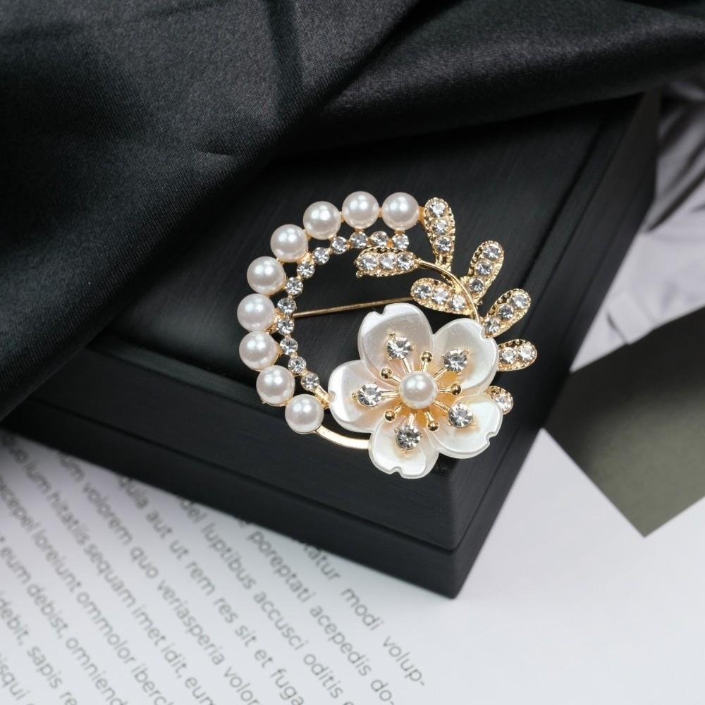 Shinning Crystal Rhinestone Flower Brooch Pearl-Set Alloy Vintage Style Pearl Flower Brooch Diamond Alloy Floral Brooch