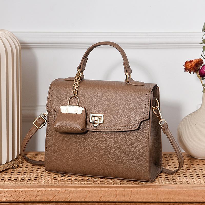 

Сумки Женские сумки-мессенджеры 2025 Новые женские универсальные сумки Женские сумки Повседневные маленькие квадратные сумки Сумки через плечо Женские сумки хаки