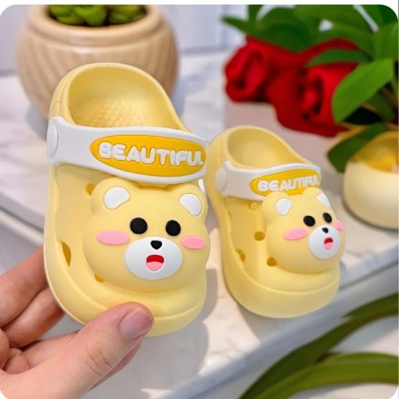 New summer indoor sandals, cute soft-soled baby slippers, boys' perforated closed-toe non-slip shoes, girls' outdoor wear children's shoes