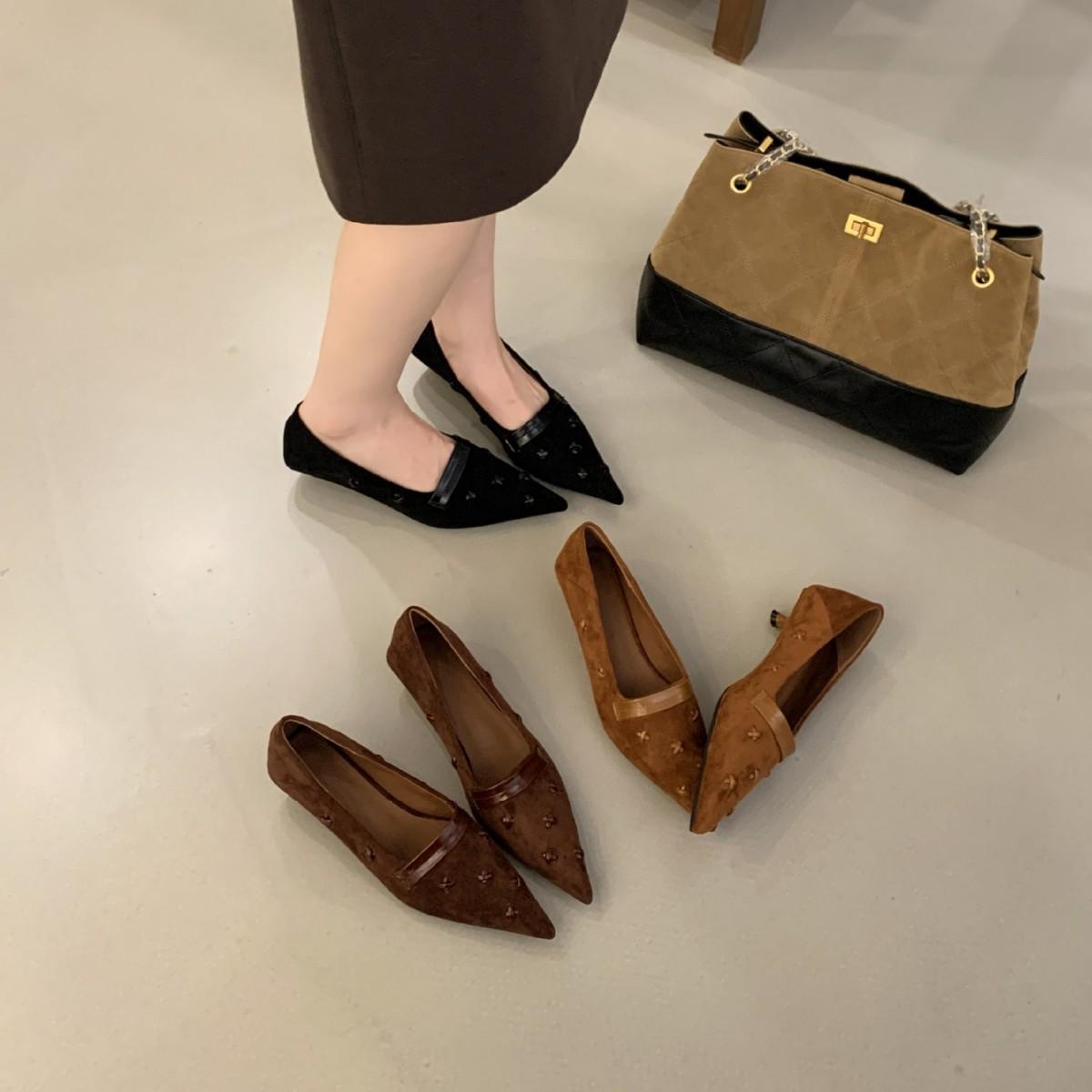 

2025 new pointed rivet suede foot cover versatile OL commuter work women s shoes 35