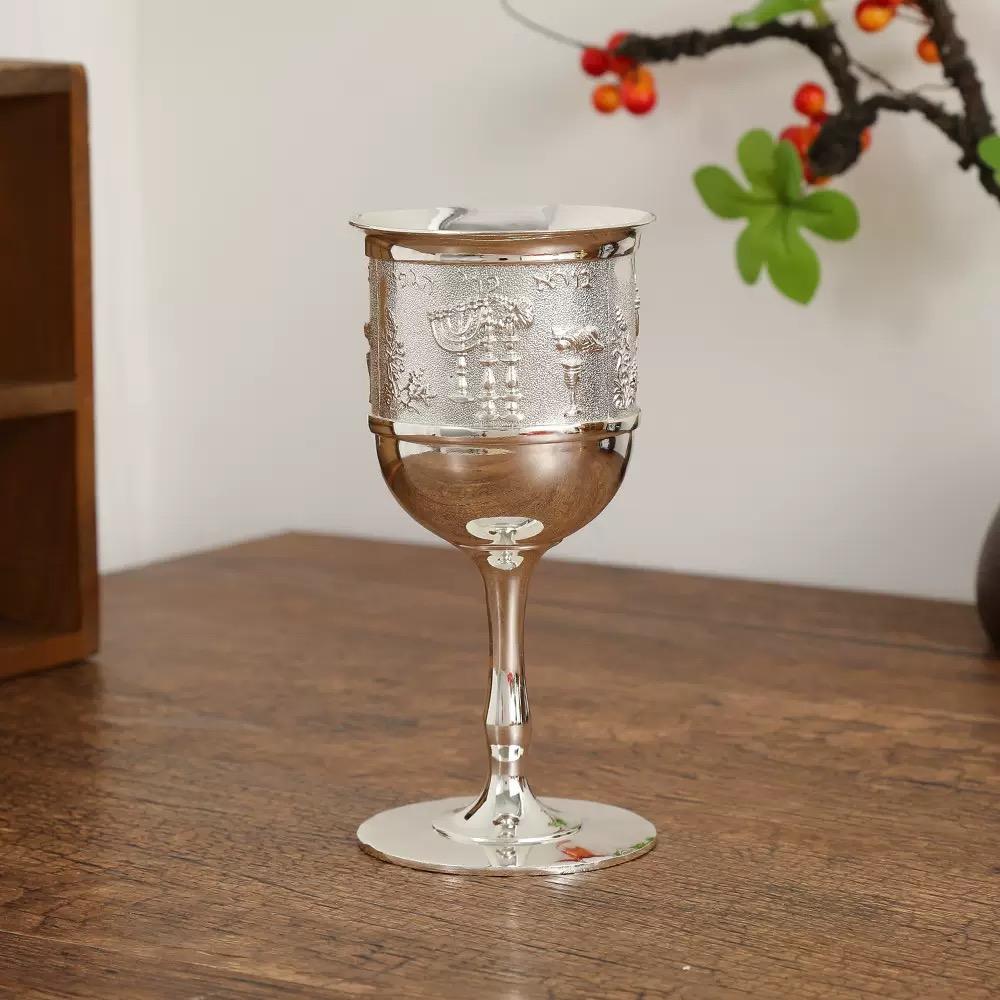 

Vintage Goblet Cup, Alloy Light Luxury Relief Vodka Glass, European Portable Mini Drinking Tumbler, Gift Home Decoration, 1pcs