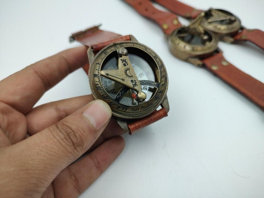 Náramkové hodinky se slunečními hodinami, mosazný kompas a kožené řemínky, námořní steampunk, ruční výroba