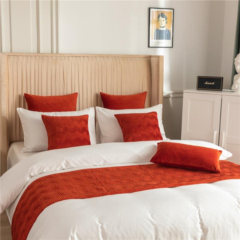 Nordic Simplicity Velvet Wavy Pattern Bed Towel Home Hotel Throw Bed Runner Dining Wedding Party Decor Bed Tail Towel Pillowcase