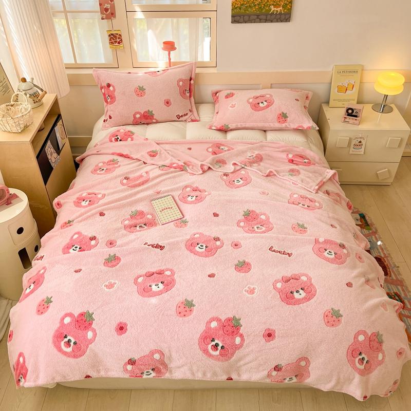 Cartoon Pink Strawberry Flannel Blanket for Kids Girls Soft Warm Lightweight Throw Blanket for Sofa Bed Traveling Camping Gifts