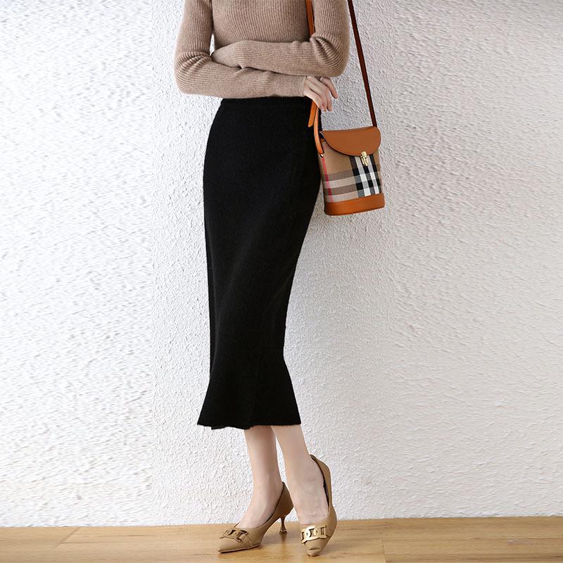 Women's Wool Knit Slimming Classic Hip-Hugging Skirt - Solid Color