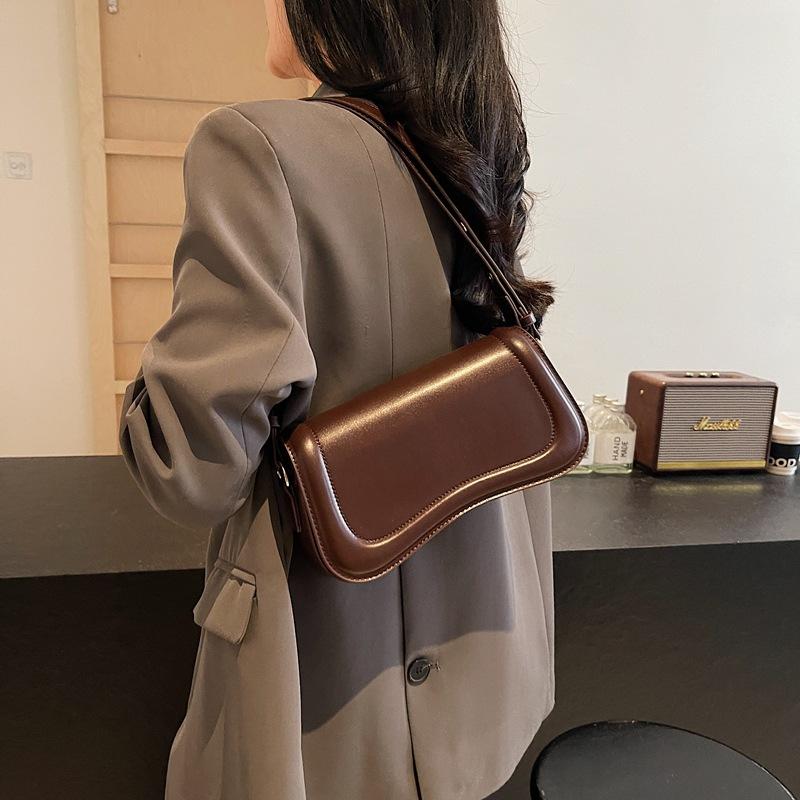 

Niche underarm bag women s autumn and winter new fashion small square bag premium versatile messenger bag чёрный
