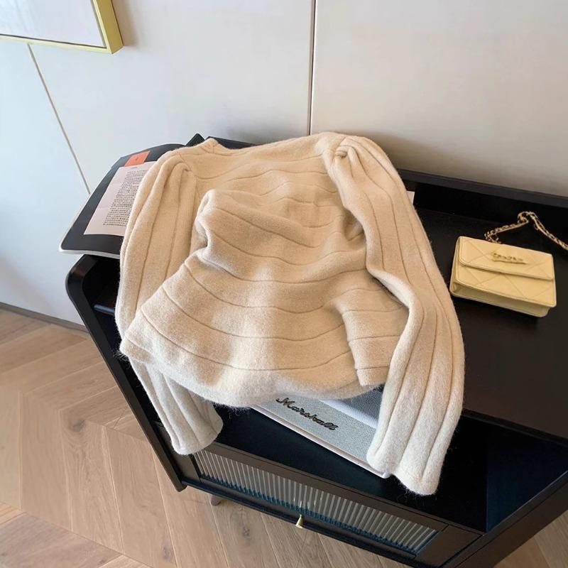 Golden Velvet Waist Knitted Sweater for Women's Autumn and Winter New Temperament Soft Waxy Celebrity Bottoming Sweater