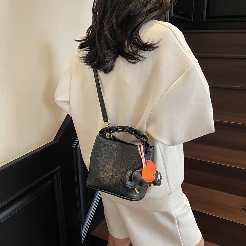Handbag Women's New Fashion Soft Leather Bucket Bag Versatile Casual Shoulder Crossbody Bag