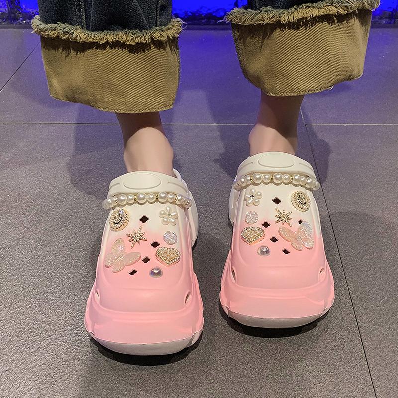 Fashion 2024 New Sandal Slippers DIY Cute Cartoon Clogs Women Mules Summer Beach Sandals Cave Hole Female Garden Shoe For Students Girls