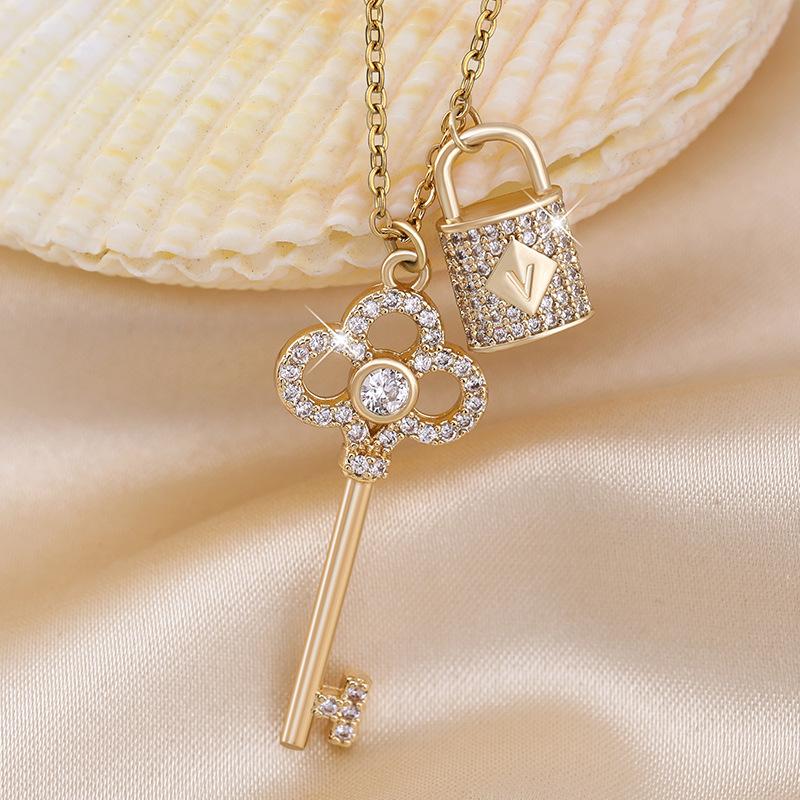 

2021 Trendy Alloy Key Lock Necklace With Sparkling Zircon For Fashionable Women In Ins Style