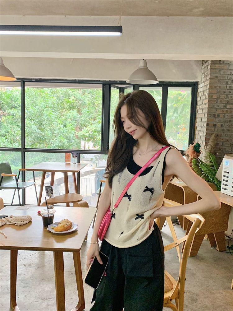 Women's Color-Block Bow Top: Slim Fit Summer Knit with Rolled Hem and Ripped Design