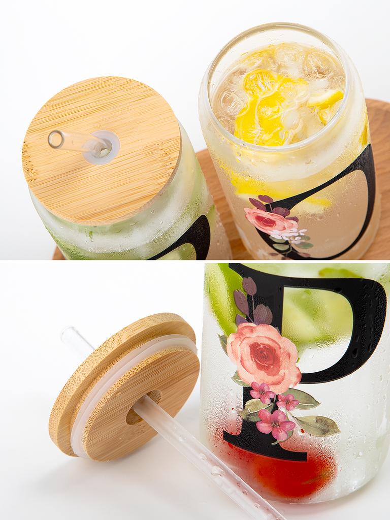 500ml Buchstaben Blume A-Z Kaffeetassen Büro Zuhause 16OZ Glastasse mit Bambusdeckeln & Strohhalm Geburtstags- Valentinstagsgeschenke Tasse Frauen