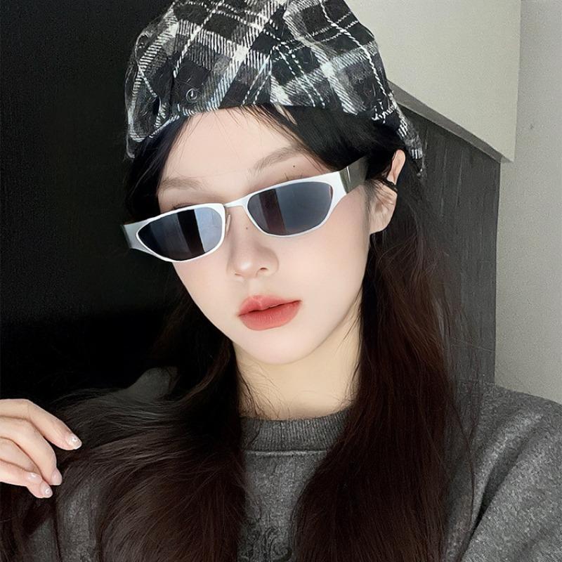 Vintage Fashion Metal Small Frame Cat Eye Sunglasses Women For Men Sun Glasses Punk Luxury Brand Designer Hip Hop Eyeglasses