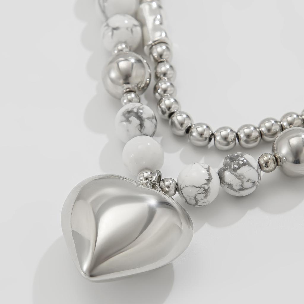 Simple Love-shaped Pendant Necklace Set, Hip-hop Personalized Metal Mixed-color Round Bead Collarbone Chain.