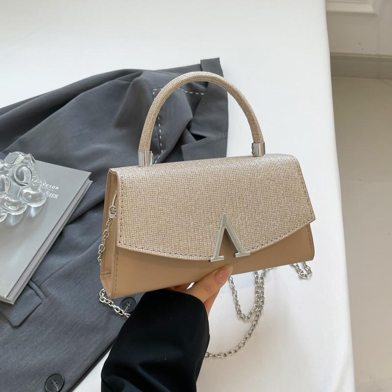 Letter Fashionable V Decoration With Glossy Material Women Chain Crossbody Bag