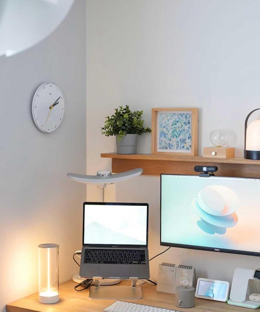 BRAUN Analog Wall Clock, White, 23cm Diameter, BC26W