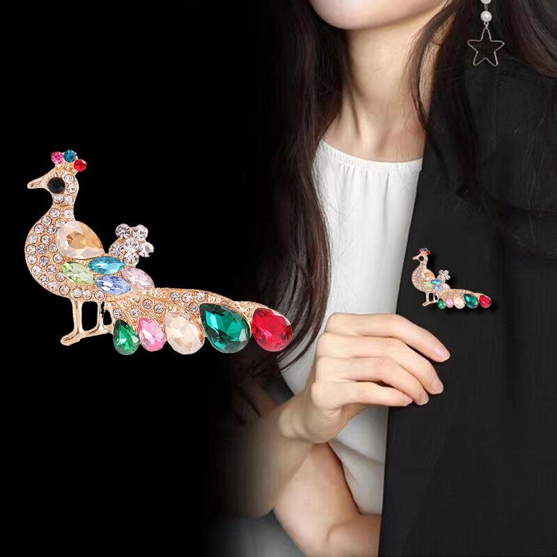 Creative Luxurious   Peacock Brooches For Women Clothing Coat Jewelry Accessries Gifts