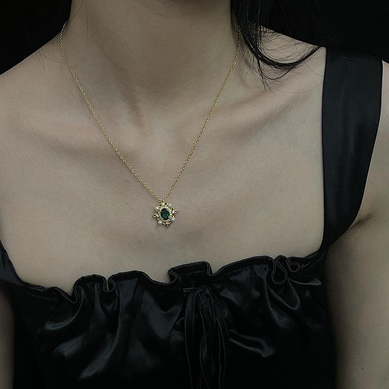Gold Fanta Stone Zircon Pearl Necklace Wrapped Filament Light Luxury High Sense Niche Design Clavicle Chain Pendant Female
