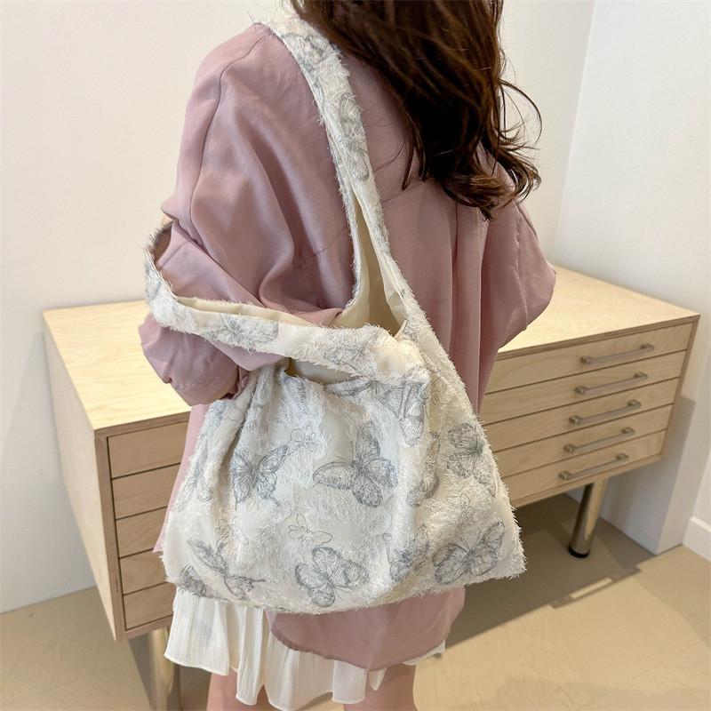 Trendy Japanese-inspired Large Capacity Shoulder Bag For Artistic And Casual Summer Looks