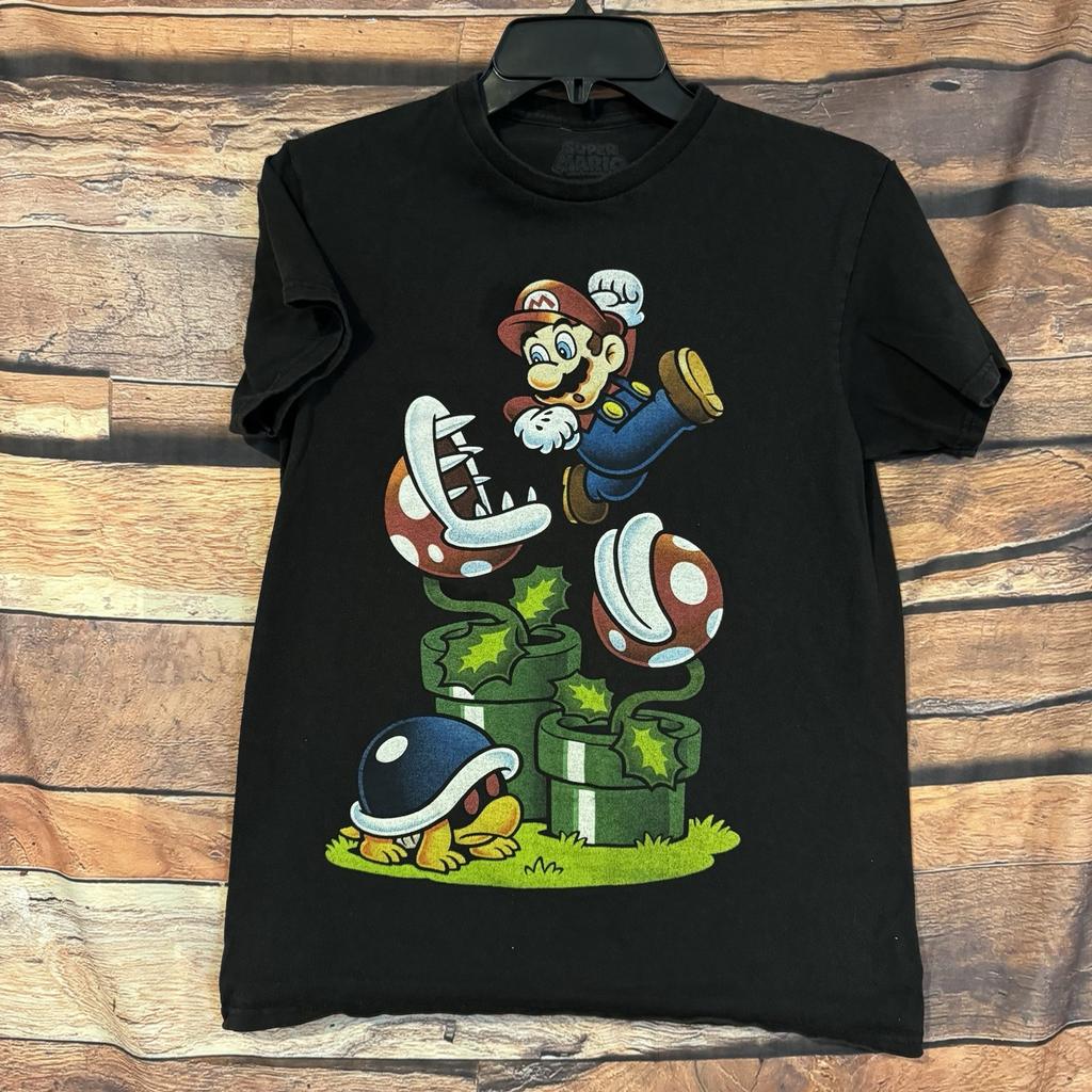 Super Mario Nintendo Small S Black Piranha Plant Beetle Graphic Tee Unisex T-Shirt