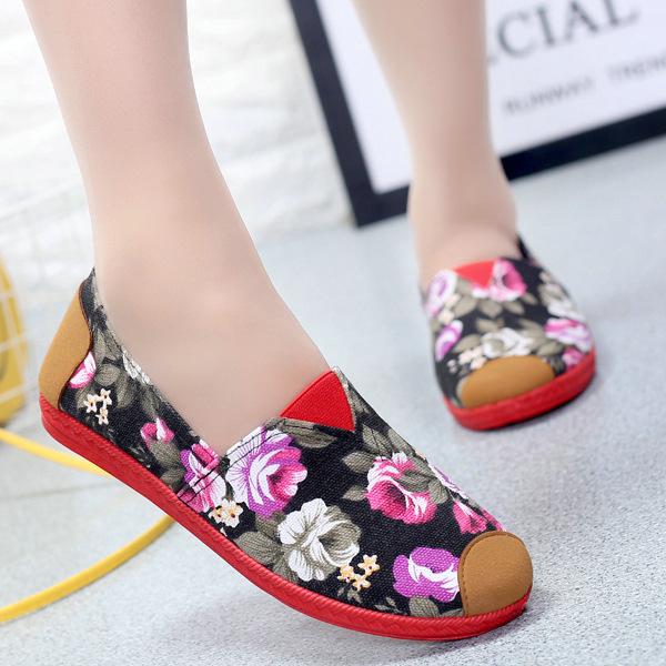 Four Seasons Low-top Embroidered Women's Canvas Shoes Flat Shoes Old Beijing Cloth Shoes Square Dance Shoes Elderly Shoes Lightweight
