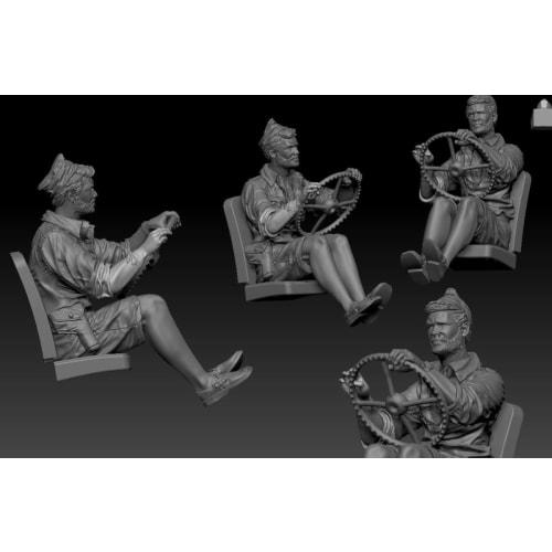 Thunder Model 1/35 British Ford F-30 Truck Long Range Desert Group (LRDG) + 2 Figures (Special Edition) Plastic Model Kit TB35305