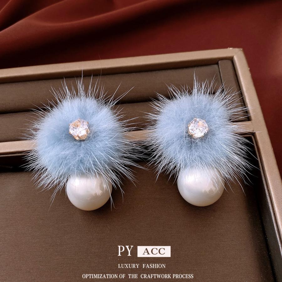 18K Real Gold Electroplated Silver Needle Pearl Plush Earrings Autumn and Winter Atmosphere Elegant Versatile Stud Earrings Simple Earrings