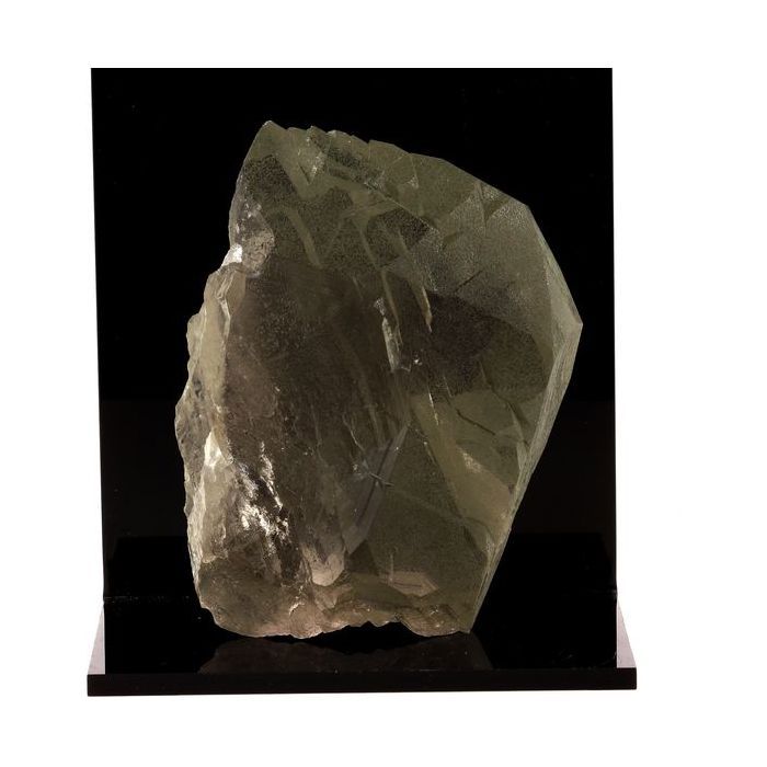 Pierres et Minéraux. Quartz peigne fumé. 1455.0 ct. Massif du Mont-Blanc, France.