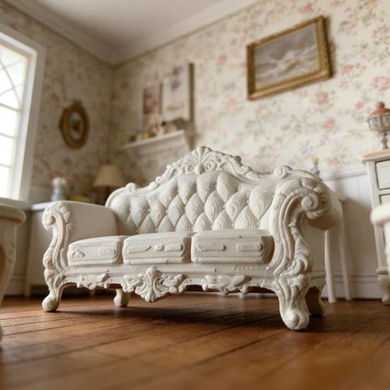 Miniature Vintage Sofa for Dollhouse, Mini Retro Couch Figurine, Tiny Lounge Chair Model, 1/12 Scale Dollhouse Furniture Decor Accessories