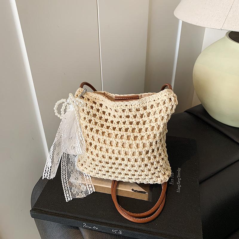 Summer Niche Messenger Bag Women's 2025 New Fashion and Leisure Versatile Seaside Vacation Woven Bag