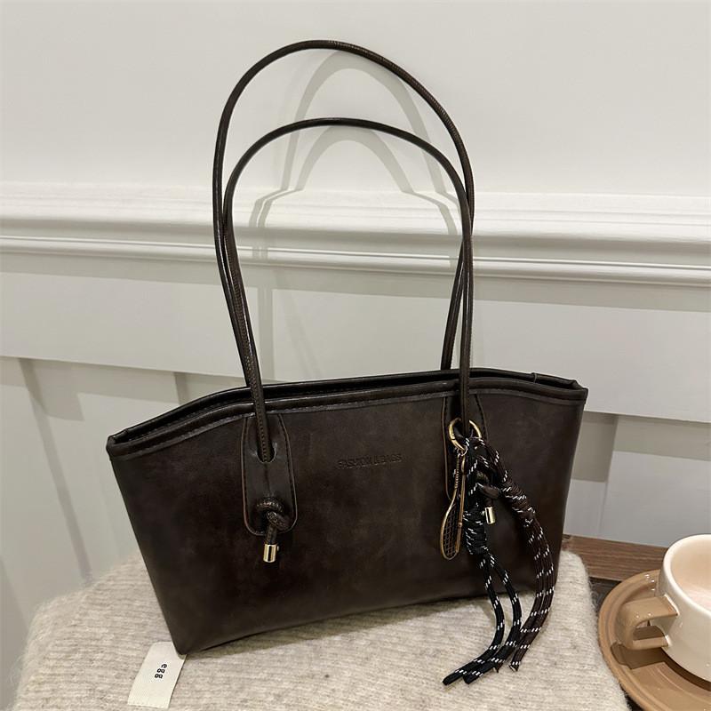 Vintage Fashionable Shoulder Bag Large Capacity Tote Bag Chic Design Black White Brown