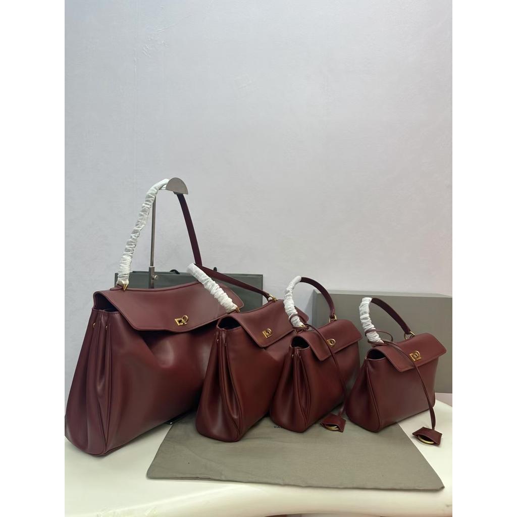 Large capacity commuter lock tote bag high sense portable messenger bag trendy fashion versatile