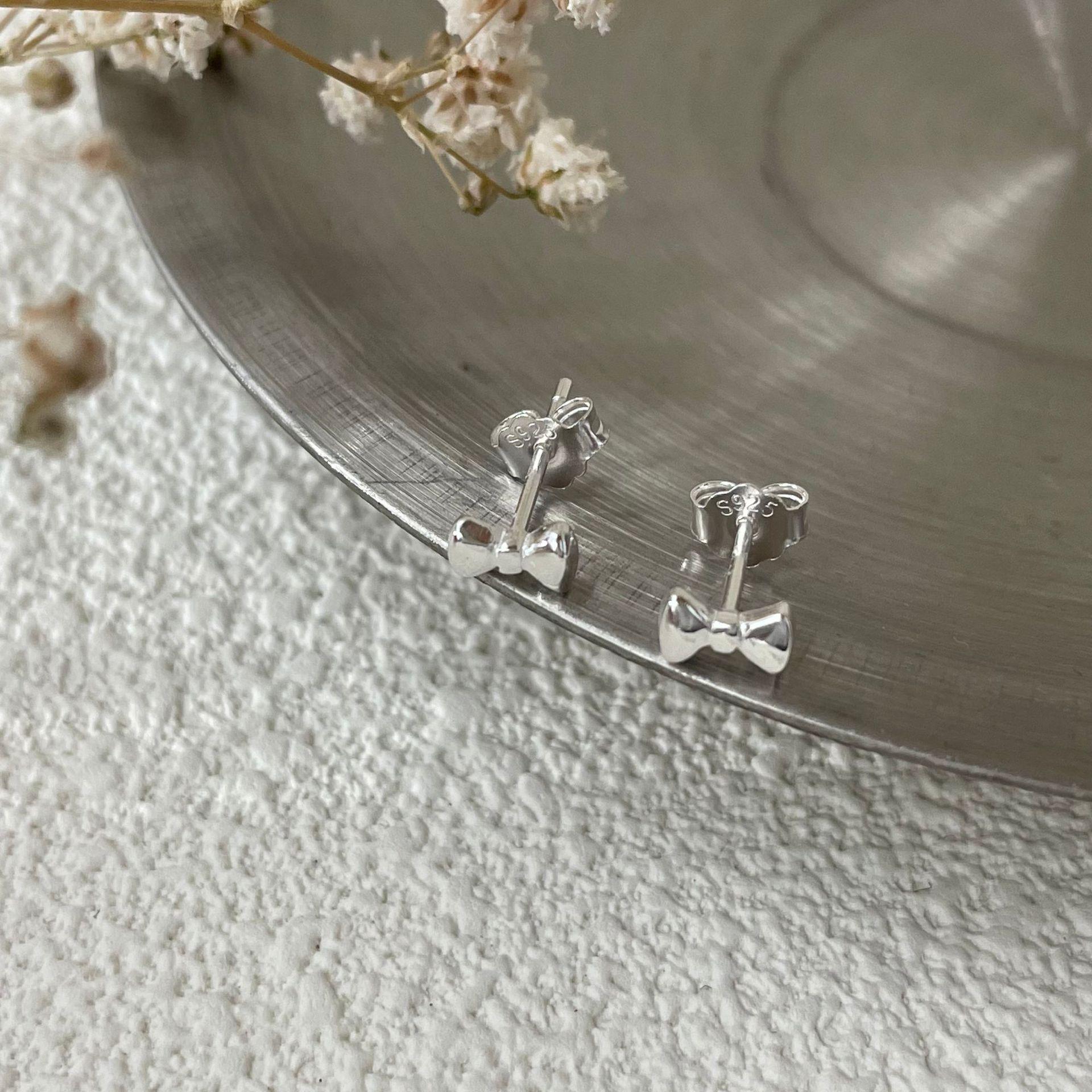 Su Chuang S925 Sterling Silver Bow Stud Earrings - Elegant Design for Girls 925 Sterling Silver